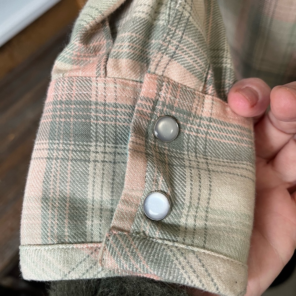 New Tasha Polizzi Western Pearl Snap button front warm flannel Shirt pink/gr… - Picture 16 of 16